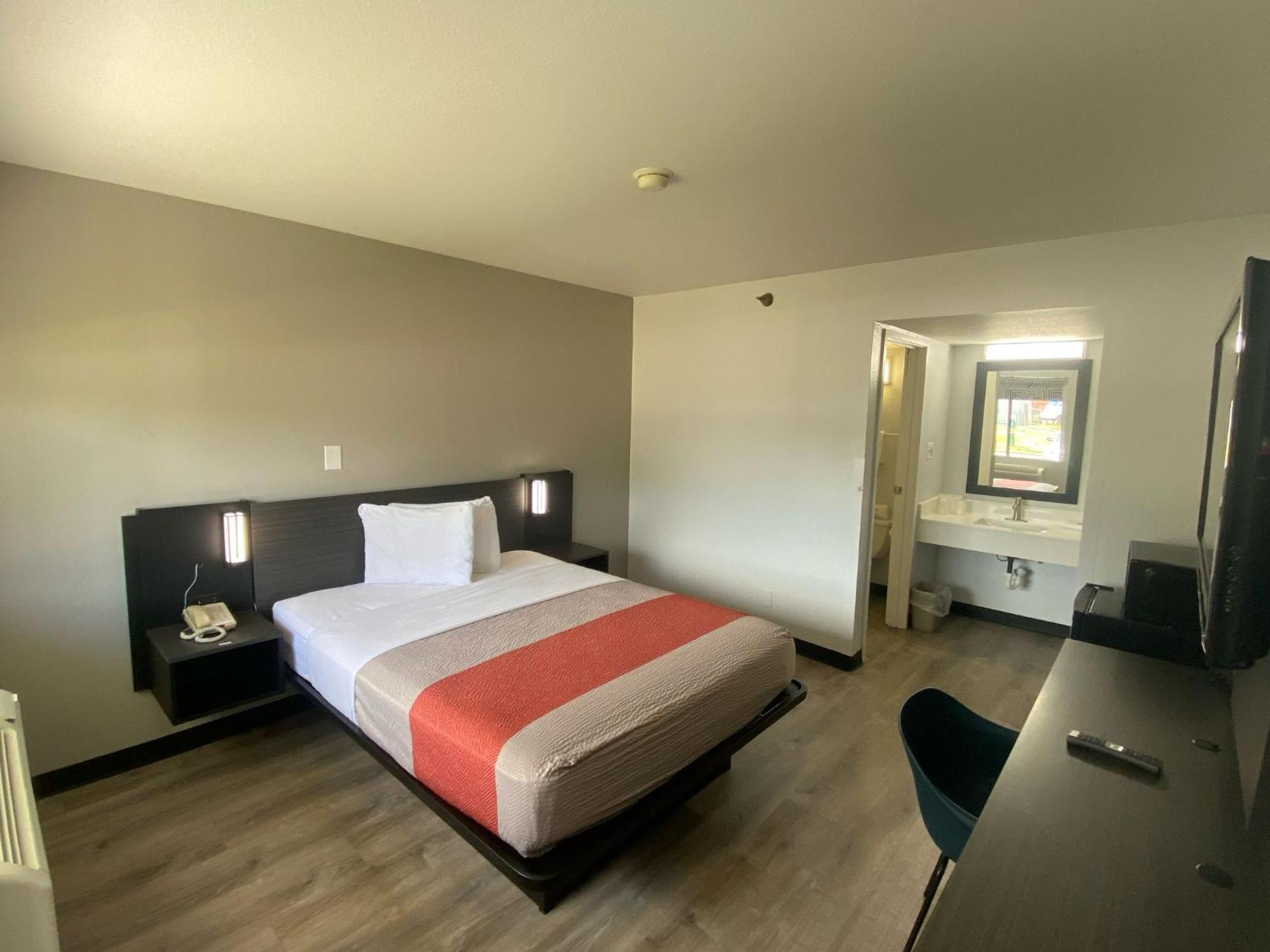 6-windsor Locks, Ct - Hartford Hotel 2*