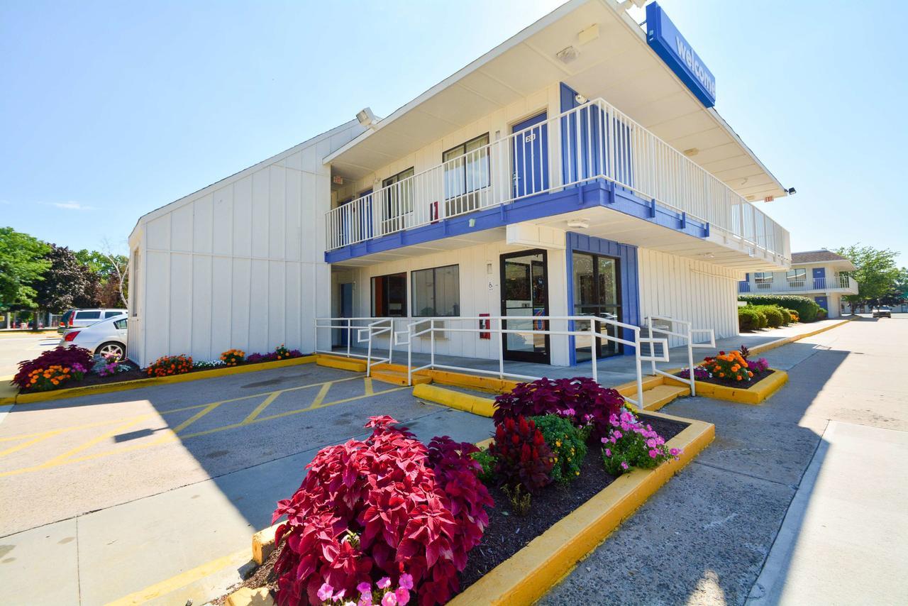 Hotel 6-windsor Locks, Ct - Hartford 2*