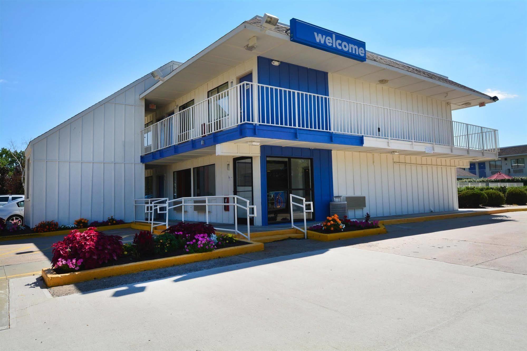 Hotel 6-windsor Locks, Ct - Hartford