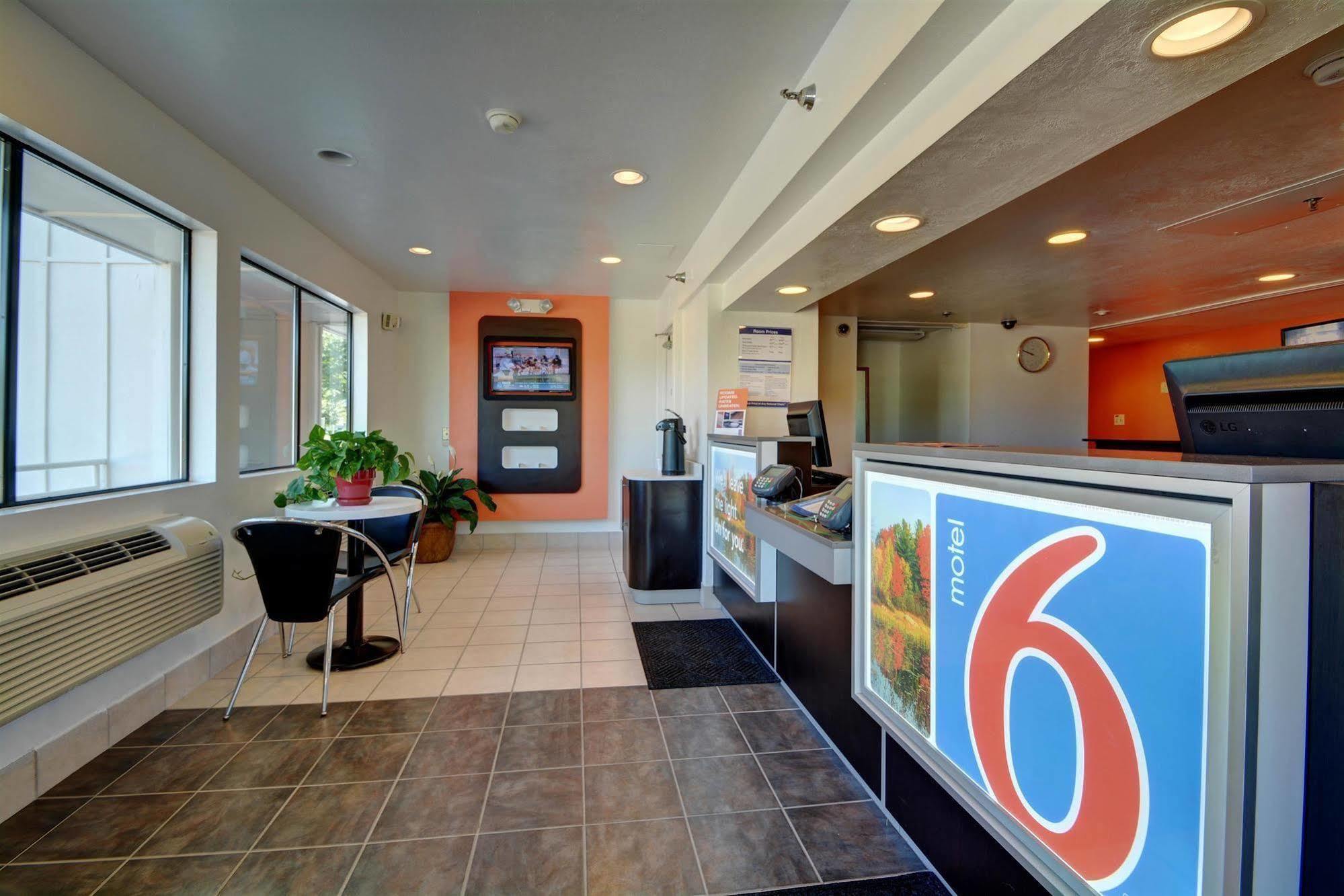 6-windsor Locks, Ct - Hartford 2*