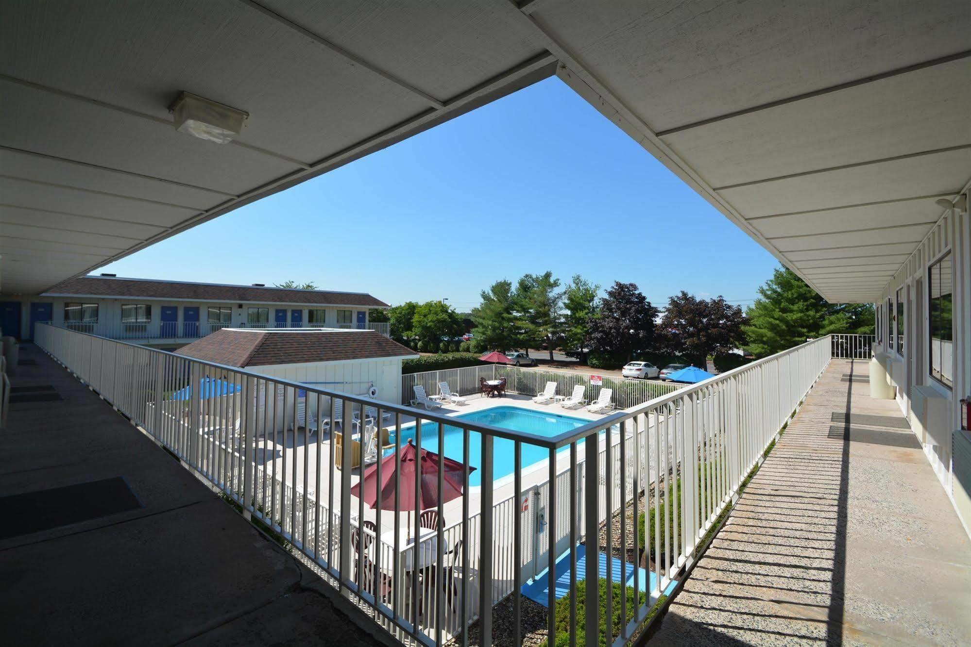 Hotel 6-windsor Locks, Ct - Hartford Windsor Locks