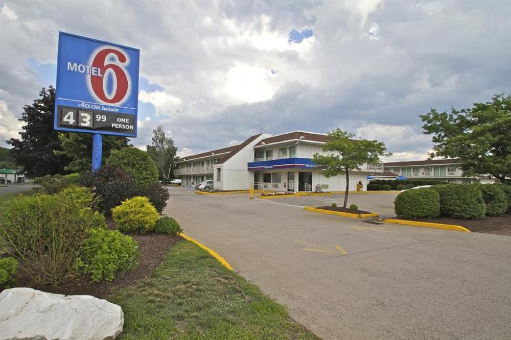 Hotel 6-windsor Locks, Ct - Hartford