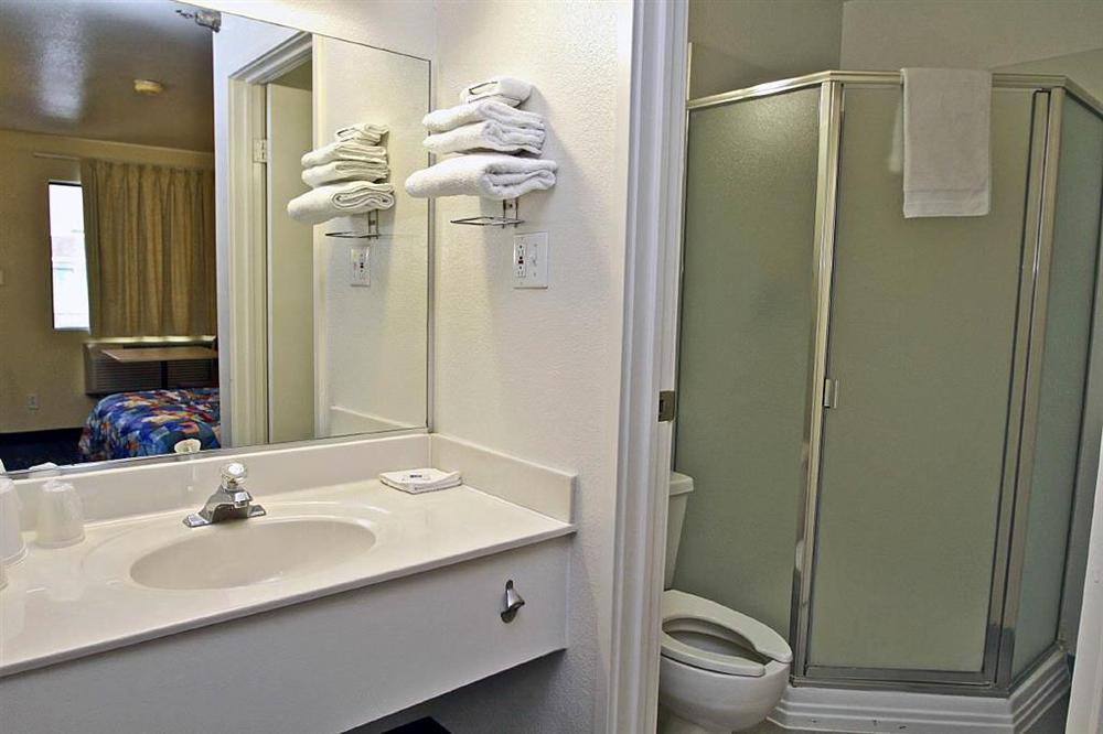 6-windsor Locks, Ct - Hartford 2*